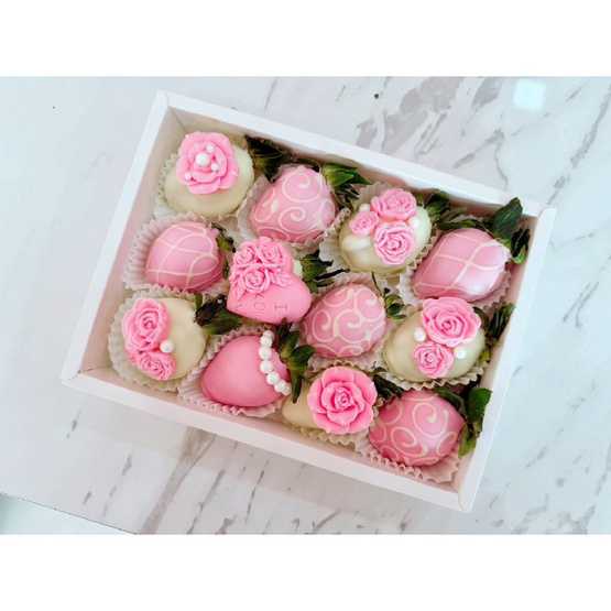 Love Strawberry สตรอว์เบอร์รีสดเคลือบไวท์ช็อกโกแลต ชมพูหวานโรแมนติก