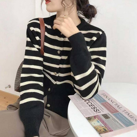 Forever25 เสื้อผ้าไหมพรมลายทางแขนยาว