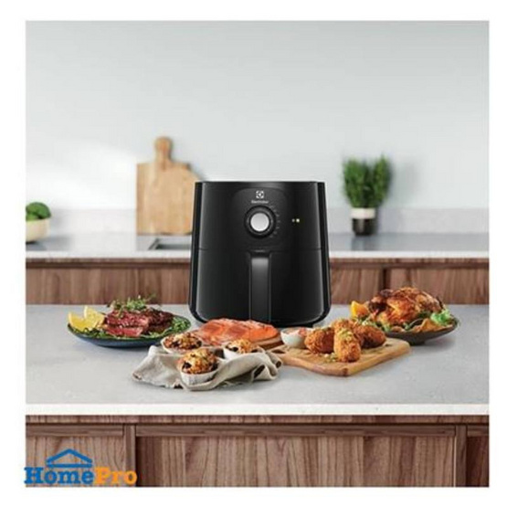 ELECTROLUX หม้อทอดไร้น้ำมัน 3.3 ลิตร รุ่น E3AF1-100B