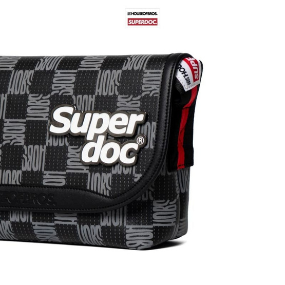 กระเป๋า Hobs รุ่น Hobs x Superdoc 12นิ้วสะพายข้างสีดำ แถมถุงหูรูดSuperdoc