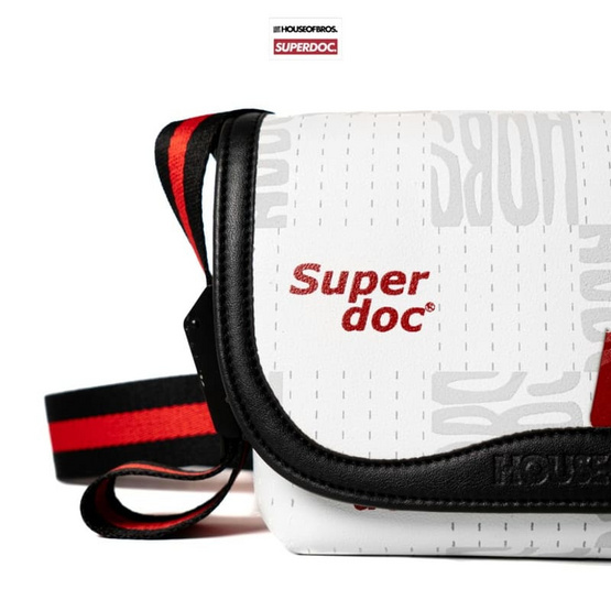 กระเป๋า Hobs รุ่น Hobs x Superdoc 9นิ้วสะพายข้างสีขาว แถมถุงหูรูดSuperdoc
