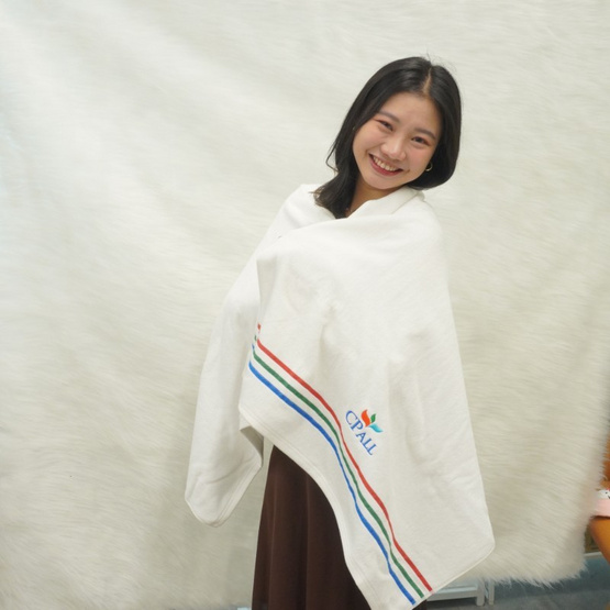 กล่องของขวัญ ผ้าเช็ดตัว CP ALL สีขาว ขนาด 27x54 นิ้ว