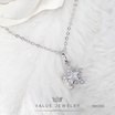 ValueJewelry สร้อยคอพร้อมจี้ ฝังคริสตัลแท้ รูปดาว ล้อมเพชร ขนาดพอเหมาะ NK006