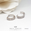 ValueJewelry ต่างหูห่วง ฝังคริสตัลละเอียด 2แถว ขนาดพอเหมาะ ตุ้มหู เครื่องประดับ ER8025