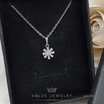 ValueJewelry สร้อยคอพร้อมจี้ ฝังคริสตัลเอมเมอรัล  ลายดอกไม้  ขนาดเล็ก NK089