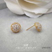 ValueJewelry ต่างหูแป้น ทรงครึ่งวงกลม ฝังด้วยคริสตัลแท้ ขนาดกลาง ER0137