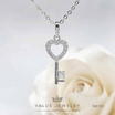 ValueJewelry สร้อยคอพร้อมจี้ ประดับคริสตัลแท้ ลายกุญแจ หัวใจ Key&Heart ขนาดกลาง NK101