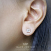 ValueJewelry ต่างหูแป้น ฝังคริสตัลกลม ทรงสี่เหลี่ยม ขนาดเล็ก ER0275