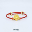 Shinee Jewellery ชาร์มพระพิฆเนศ ปางลีลา เสริมความสำเร็จ ขนาด Freesize สายสีแดงไหมทอง