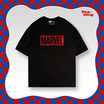 PickMeUp เสื้อยืดพิมพ์ลาย MARVEL RED LOGO สีดำ