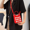 Forever25 C02 กระเป๋าทรงเหลี่ยมลายตารางหมากรุกสีแดง