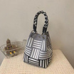 Fashion bag กระเป๋าถือถักนิตติ้ง ลายกราฟิก