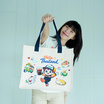 CP ALL กระเป๋าสะพายขนาดใหญ่ ลาย Hello Thailand