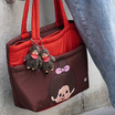 กระเป๋าสะพายนุ่มนิ่ม 7-Eleven Monchhichi ลายโบว์ (สีน้ำตาล-แดง)